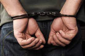 القبض على مرتكب جريمة سلب محل صرافة في مدينة اربد