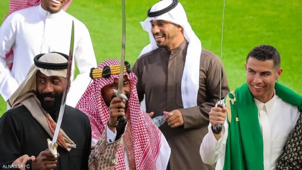 رونالدو يشارك في احتفالات يوم التأسيس السعودي (فيديو)