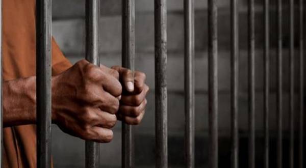 حبس 3 أشخاص مارسوا البلطجة وإيذاء مواطنين