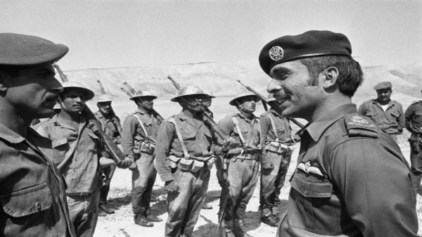 الأردنيون يحيون ذكرى تعريب قيادة الجيش العربي