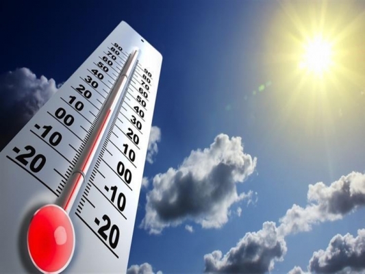 ارتفاع آخر على الحرارة يوم غدٍ الخميس وأجواء دافئة بوجه عام، والرياح جنوبية شرقية معتدلة السرعة