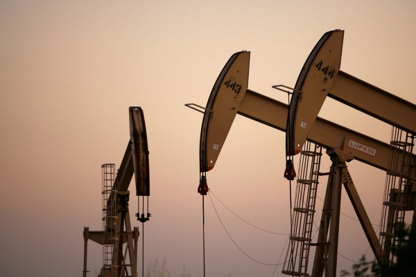 استقرار أسعار النفط بعد تبديد تراجع المخزونات الأمريكية