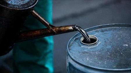 انخفاض النفط إلى أدنى مستوى منذ أشهر