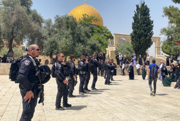قوات الاحتلال تقتحم الأقصى