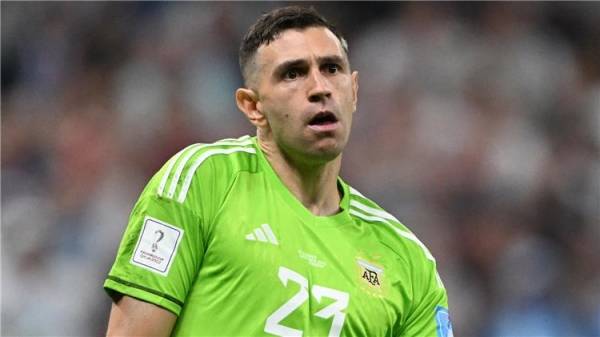 رسميًا.. تغيير قوانين ركلات الجزاء بعد تصرفات إيميليانو مارتينيز