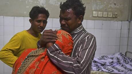 11 قتيلا على الأقل جراء تدافع خلال توزيع تبرعات في باكستان (صور)