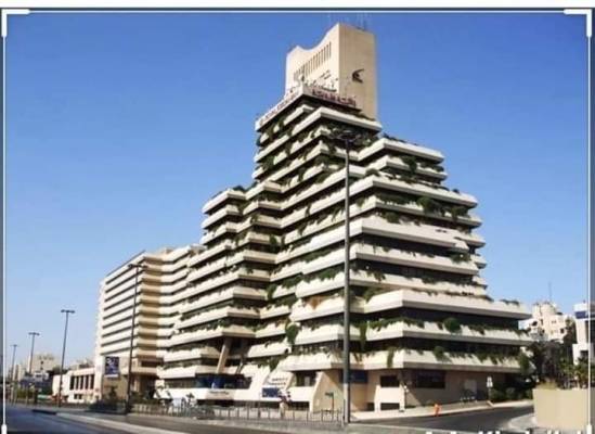 نائب يتهجم على شركة وساطة في مجمع بنك الإسكان .. والأمن يتدخل !