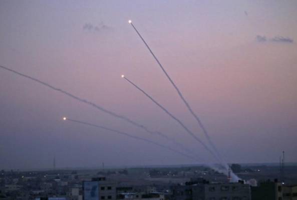 قناة عبرية : إطلاق 7 صواريخ من القطاع