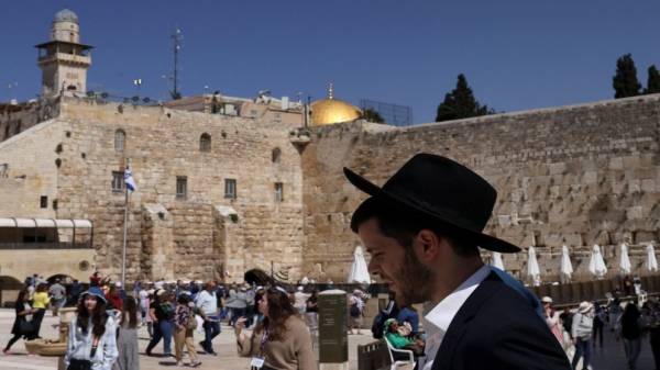 انتهاكات إسرائيلية تستهدف المسجد الأقصى وتخرق الوضع القائم