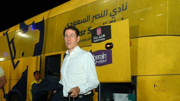 بعبارات الغضب والتهكم.. غارسيا يهين نجوم النصر
