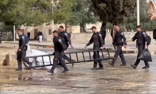قوات الاحتلال تقتحم المسجد الأقصى