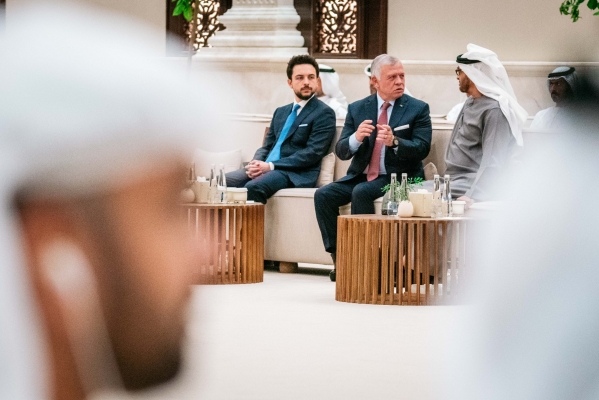 الملك يعقد لقاءا مع رئيس دولة الإمارات