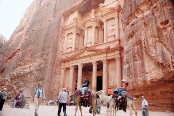 حركة نشطة خلال العيد على الأماكن السياحية بالأردن