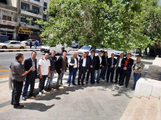 احتجاجًا على نقلهم .. بدأ التصعيد ضد قرارت أمين عمان الظالمة (وثائق وصور)