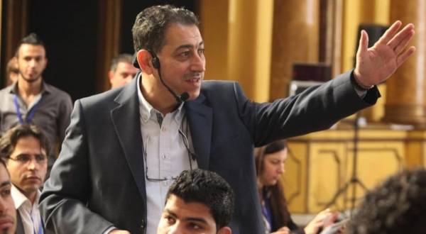 معلقا على عدم إقامة أمسية رمضانية لهذا العام.. نضال منصور: هاي السنة إجازة