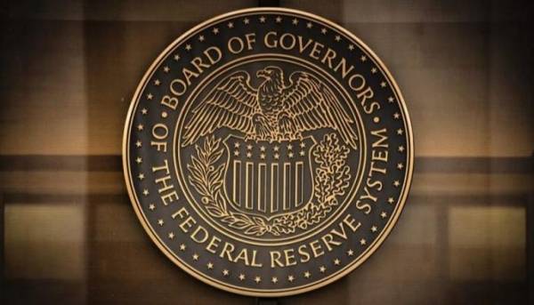 الفيدرالي يفشل في تهدئة المخاوف .. وانهيار بنك أمريكي جديد