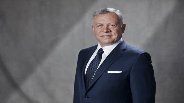 الملك يغادر إلى بريطانيا لحضور مراسم تتويج الملك تشارلز الثالث