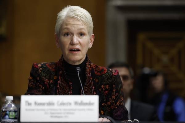 مساعد وزير الدفاع الأمريكي : الأردن دولة أساسية بالإقليم