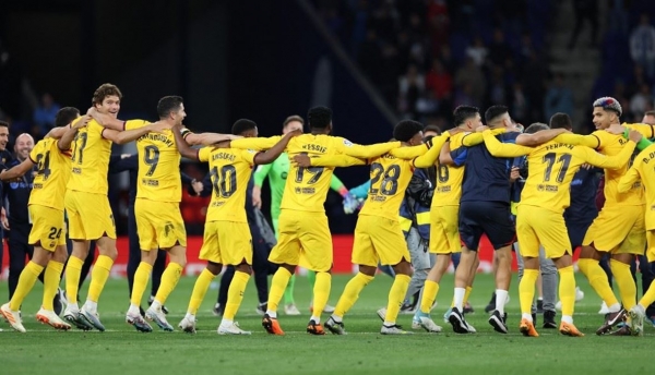 7 لاعبين وراء زعامة برشلونة
