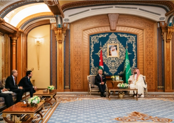 الملك وولي العهد السعودي يعقدان لقاء في جدة