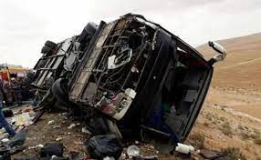 40 إصابة بجروح ورضوض اثر تدهور حافلة وانقلابها في عمان