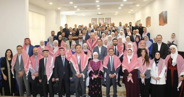 صندوق الاستثمار يحتفل بالأعياد الوطنية وزفاف سمو ولي العهد (صور)