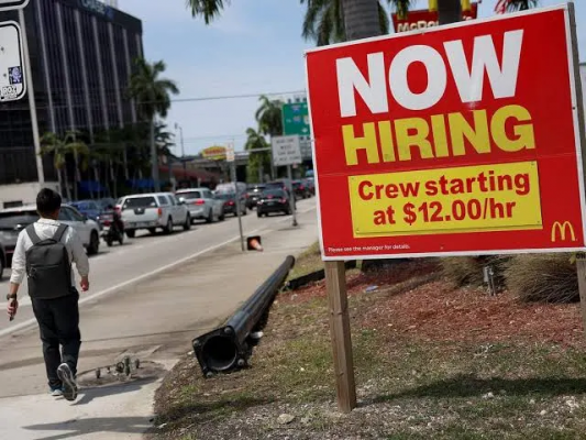 أرقام البطالة في أميركا ترتفع  بعيدًا عن التوقعات