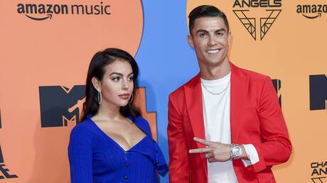 الكشف عن تفاصيل عقد الانفصال بين رونالدو وصديقته جورجينا