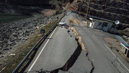 زلزال قوي يهز غرب فرنسا