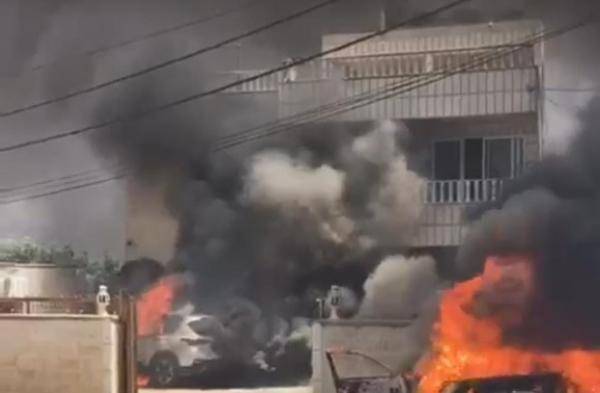 مستوطنون يحرقون نحو 60 مركبة و30 منزلا في رام الله