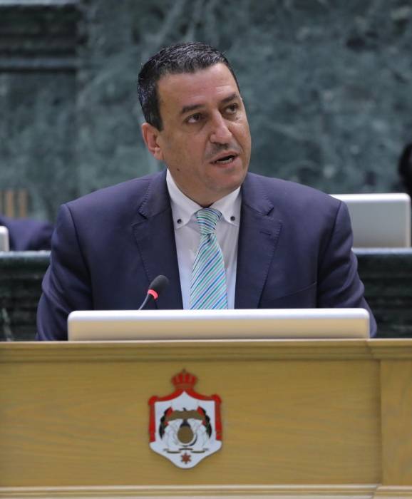 البستنجي: لا يصح لرئيس الوزراء مهاجمة النواب