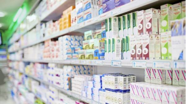 الصيدليات وشركات التأمين.. أسس جديدة تحكم العلاقة بينهما