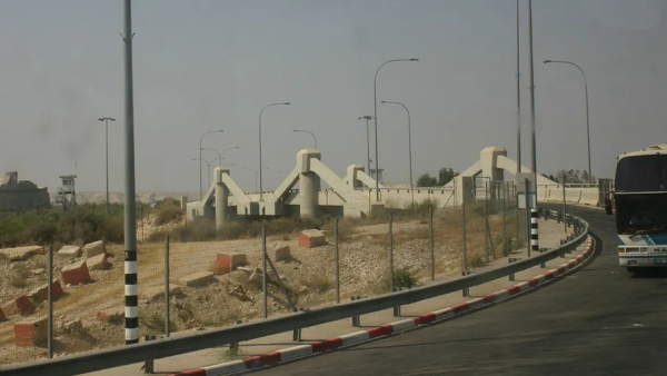 إغلاقات جزئية لجسر الملك حسين في عيد الأضحى