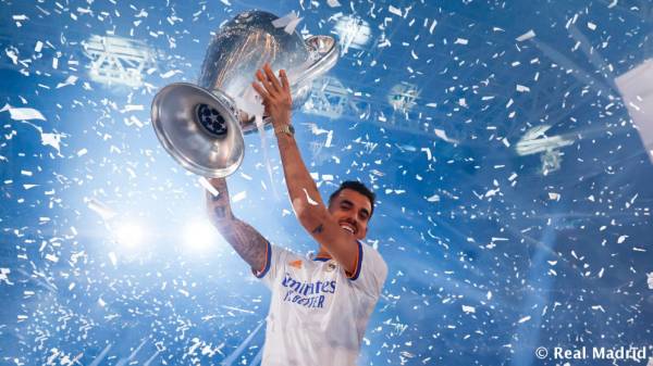 ريال مدريد يمدد عقد لاعب الوسط داني ثيبايوس حتى 2027