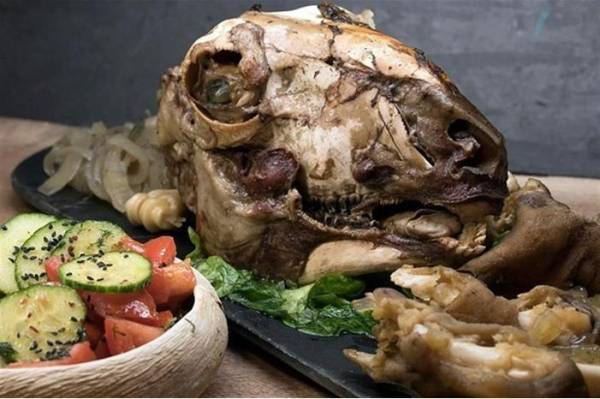 لحم الرأس.. هذا ما يحدث لجسمك عند تناوله