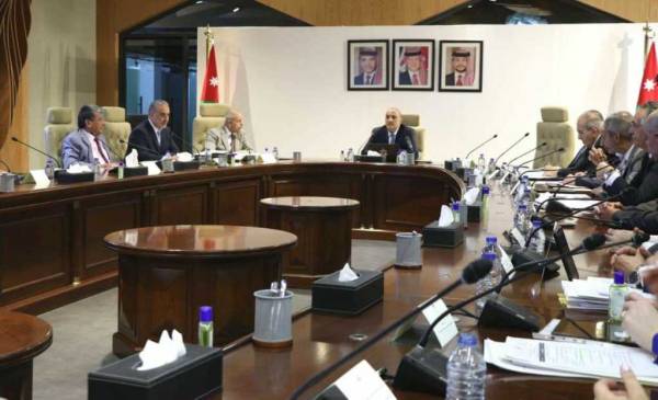 قرارات هامة تخص القطاعين العام والخاص