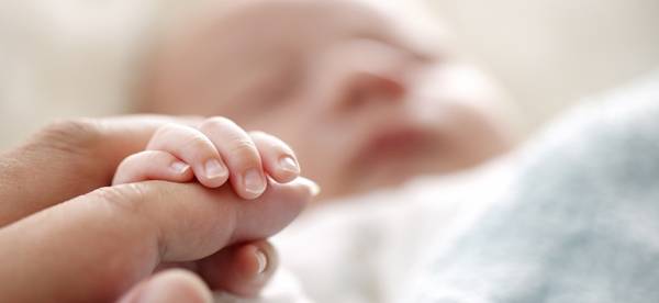 جمعية إنسانية تدار من شخصيات معروفة ترفض تجديد عقود العاملات الحوامل