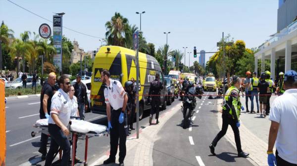 10 إصابات بعملية إطلاق نار ودهس في تل أبيب