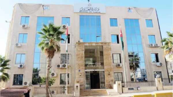 6700 شكوى عمالية على حماية