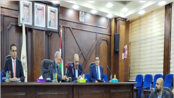 «الاقتصـاد الــرقمـي»: توجـه لإلغـاء رسـوم الدفع الإلكتروني عن معاملات حكومية