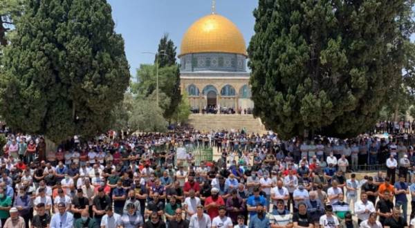 50 ألفا يؤدون صلاة الجمعة في المسجد الأقصى المبارك