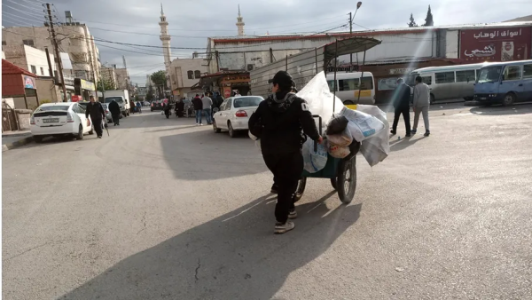 إربد: أطفال نبش الحاويات.. أعداد متزايدة ومخاطر جسيمة