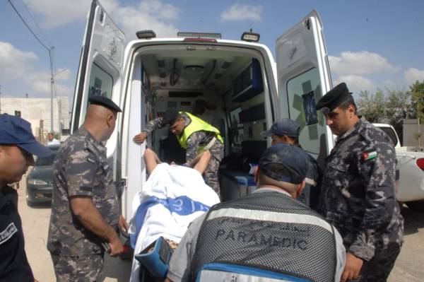 وفاة و10 إصابات إثر تدهور ديانا على طريق الشوبك