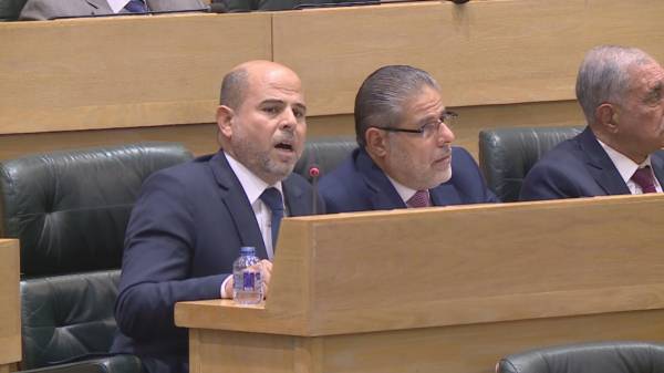 العكور يؤدي اليمين الدستورية خلفا للنائب الراحل الخصاونة