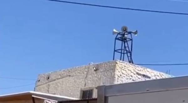 ضبط شخص استخدم مكبرات صوت مسجد لتغشيش أجوبة امتحان التوجيهي