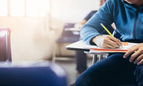 التربية:آلاف الطلبة حصلوا على علامات كاملة في الرياضيات