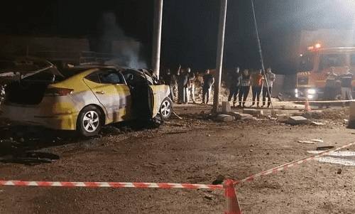 4 إصابات باشتعال مركبة اصطدمت بعمود كهرباء في إربد