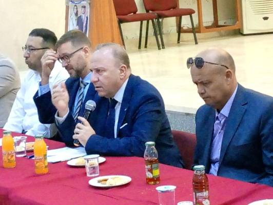 مدير الشؤون الفلسطينية ومدير شؤون الاونروا في زيارة الى مخيم اربد