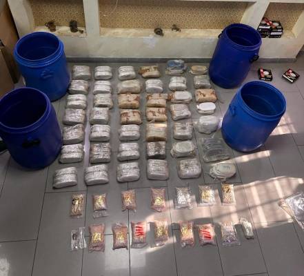 القبض على تجار مخدرات بينهم مرتبط بعصابات دولية .. صور وتفاصيل