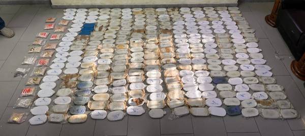 القبض على عشرة تجّار مروجين للمخدرات في العاصمة وإربد وغرب البلقاء والرصيفة